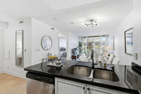 Photo 6 at 623 - 231 Fort York Boulevard, Niagara, Toronto