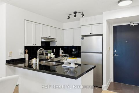 Photo 7 at 623 - 231 Fort York Boulevard, Niagara, Toronto