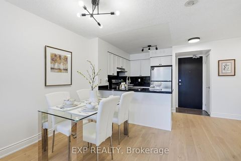 Photo 11 at 623 - 231 Fort York Boulevard, Niagara, Toronto