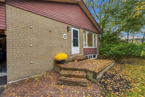 Photo 1 at 11 Davidson Road, Aurora Highlands, Aurora