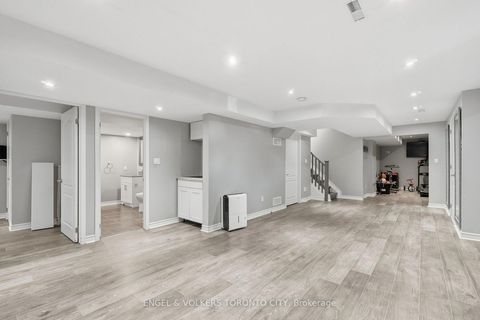 Photo 32 at 311 Maria Antonia Road, Vellore Village, Vaughan