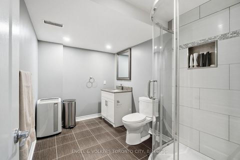 Photo 36 at 311 Maria Antonia Road, Vellore Village, Vaughan