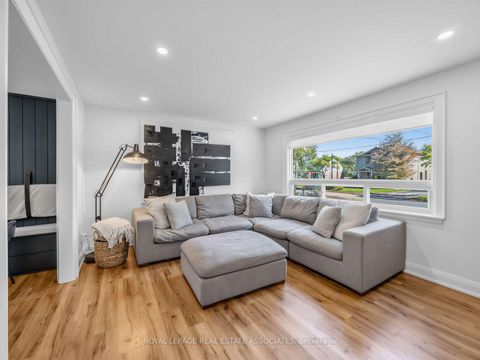 Photo 4 at 36 Jodphur Avenue, Pelmo Park W5, Toronto