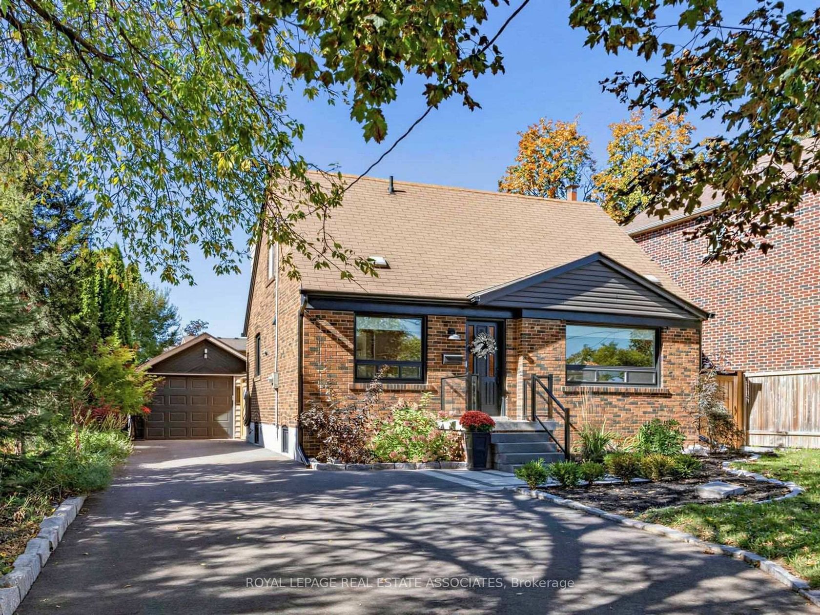 36 Jodphur Avenue, Pelmo Park W5, Toronto 