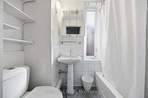 Photo 5 at 87 Niagara Street, Niagara, Toronto
