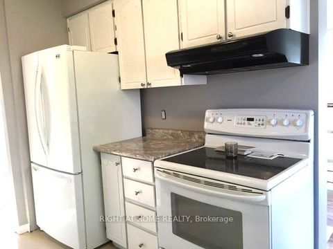 Photo 2 at 23 Carlton Road, Cundles East, Barrie