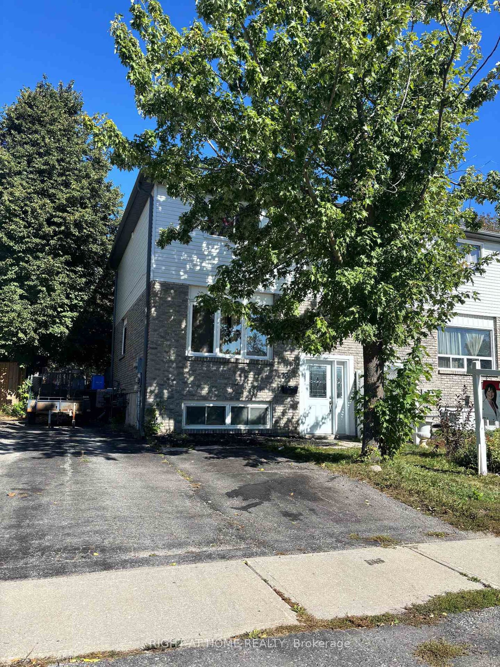 23 Carlton Road, Cundles East, Barrie photo number 2