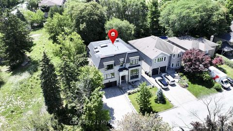 Photo 2 at 5 Glenelia Avenue, Newtonbrook East, Toronto