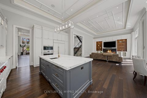 Photo 13 at 5 Glenelia Avenue, Newtonbrook East, Toronto