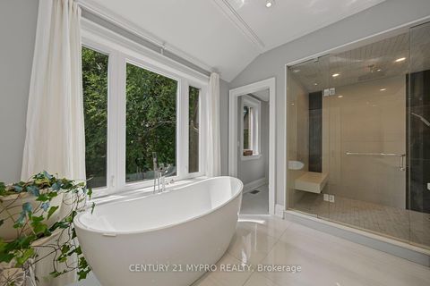 Photo 24 at 5 Glenelia Avenue, Newtonbrook East, Toronto