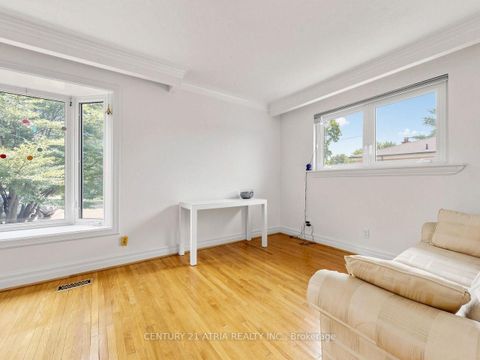 Photo 2 at 22 Jeffton Crescent, Woburn, Toronto