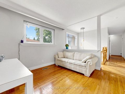 Photo 3 at 22 Jeffton Crescent, Woburn, Toronto