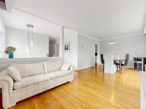 Photo 5 at 22 Jeffton Crescent, Woburn, Toronto