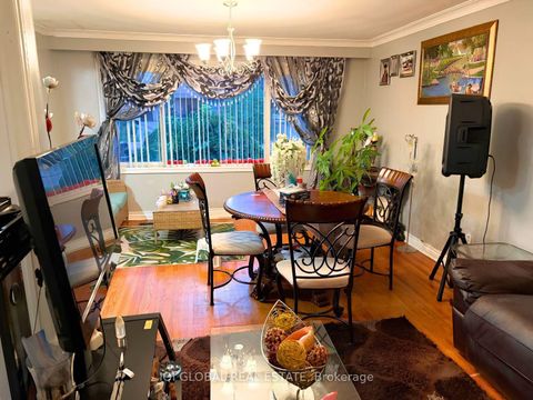 Photo 7 at 11 Stone Court, Humbermede, Toronto