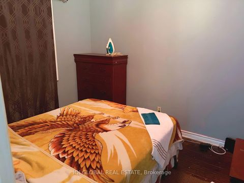 Photo 10 at 11 Stone Court, Humbermede, Toronto