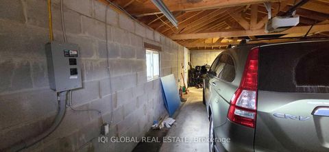 Photo 25 at 11 Stone Court, Humbermede, Toronto