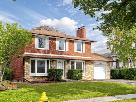 Photo 2 at 82 Crossbow Crescent, Pleasant View, Toronto