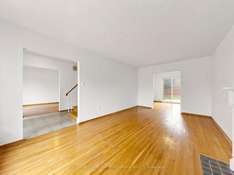Photo 8 at 82 Crossbow Crescent, Pleasant View, Toronto