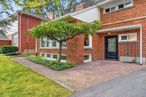 Photo 1 at 8 Northolt Court, Humber Valley, Toronto