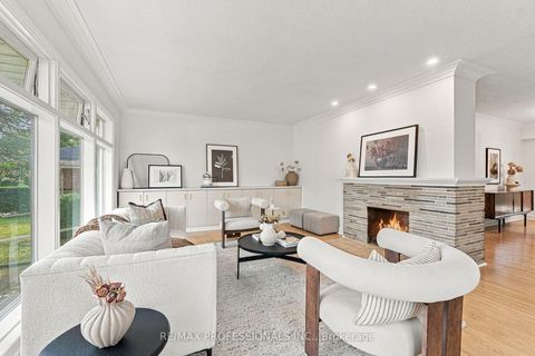 Photo 5 at 8 Northolt Court, Humber Valley, Toronto
