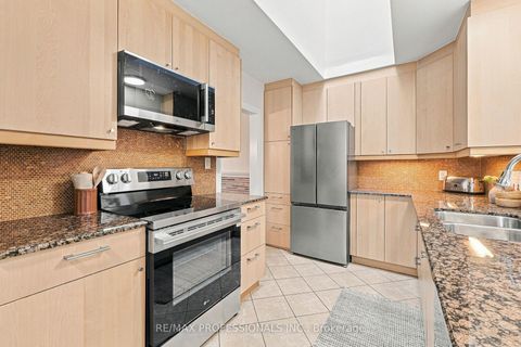 Photo 10 at 8 Northolt Court, Humber Valley, Toronto