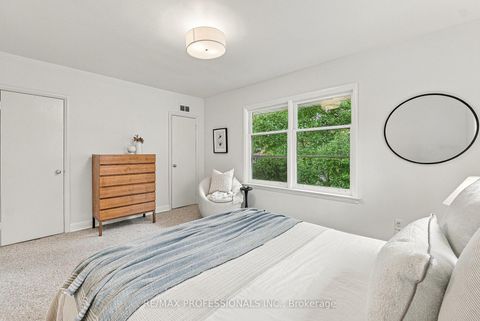 Photo 21 at 8 Northolt Court, Humber Valley, Toronto