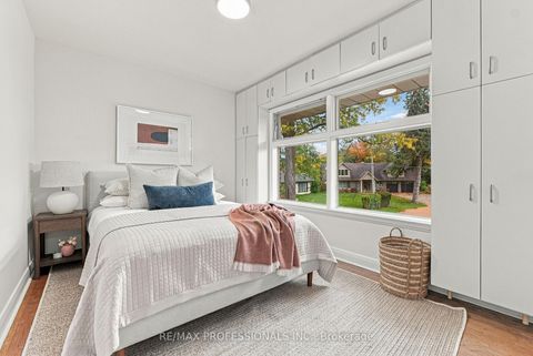 Photo 24 at 8 Northolt Court, Humber Valley, Toronto