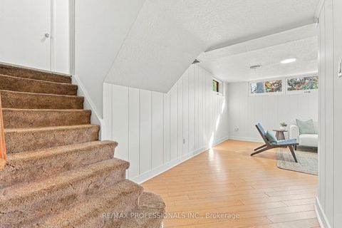 Photo 34 at 8 Northolt Court, Humber Valley, Toronto