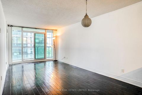 Photo 1 at 1008 - 30 Grand Trunk Crescent, Waterfront Communities C1, Toronto
