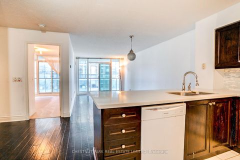 Photo 5 at 1008 - 30 Grand Trunk Crescent, Waterfront Communities C1, Toronto