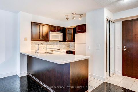 Photo 6 at 1008 - 30 Grand Trunk Crescent, Waterfront Communities C1, Toronto