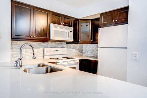 Photo 8 at 1008 - 30 Grand Trunk Crescent, Waterfront Communities C1, Toronto