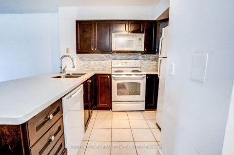 Photo 9 at 1008 - 30 Grand Trunk Crescent, Waterfront Communities C1, Toronto