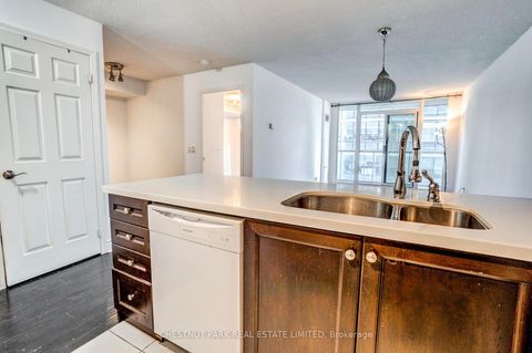 Photo 10 at 1008 - 30 Grand Trunk Crescent, Waterfront Communities C1, Toronto