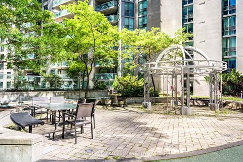 Photo 30 at 1008 - 30 Grand Trunk Crescent, Waterfront Communities C1, Toronto