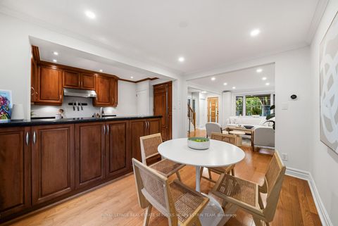 Photo 13 at 565 Roehampton Avenue, Mount Pleasant East, Toronto