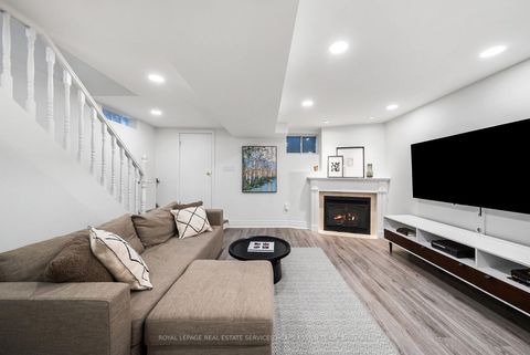 Photo 30 at 565 Roehampton Avenue, Mount Pleasant East, Toronto
