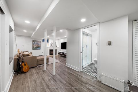 Photo 32 at 565 Roehampton Avenue, Mount Pleasant East, Toronto
