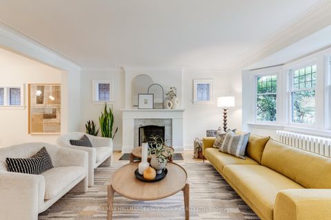 Photo 2 at 36 Courcelette Road, Cliffside, Toronto