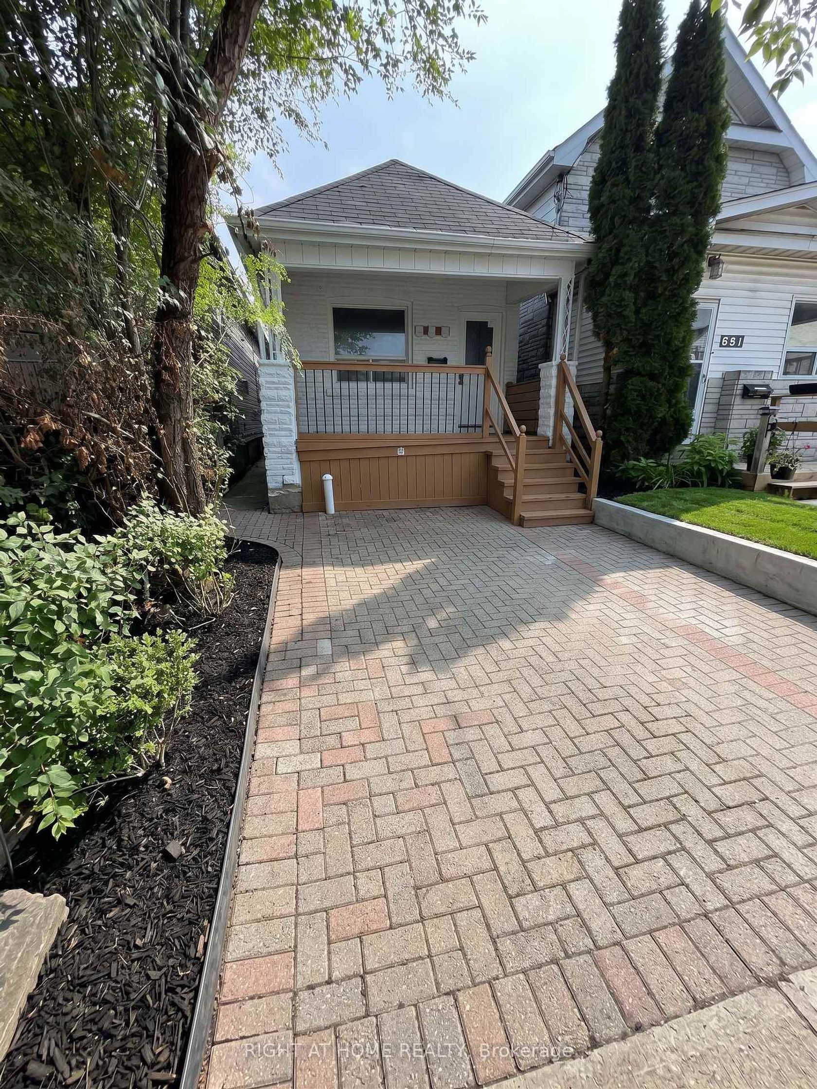 683 Mortimer Avenue, East York, Toronto 
