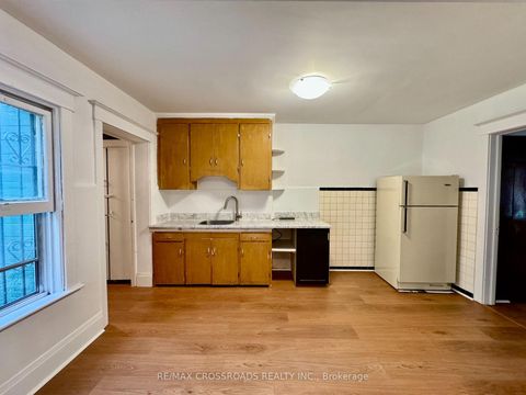 Photo 9 at 287 Greenwood Avenue, Coxwell, Toronto