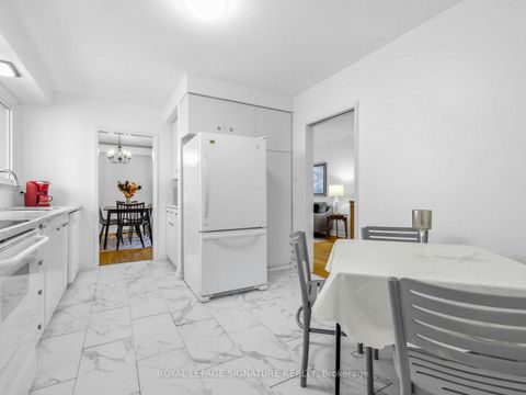 Photo 17 at 165 Wedgewood Drive, Newtonbrook East, Toronto