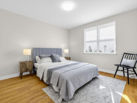 Photo 18 at 165 Wedgewood Drive, Newtonbrook East, Toronto