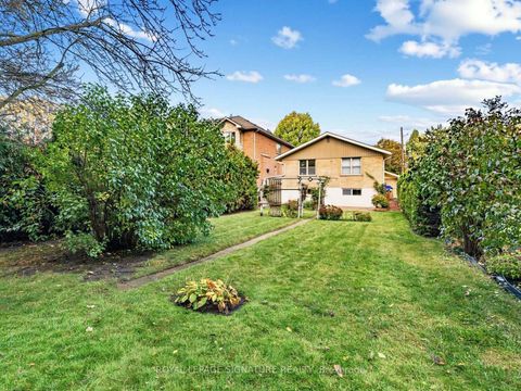 Photo 33 at 165 Wedgewood Drive, Newtonbrook East, Toronto