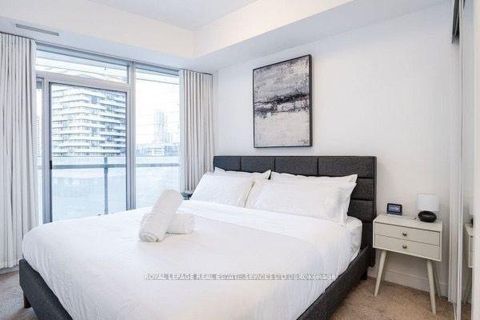 Photo 5 at 1101 - 14 York Street, Waterfront Communities C1, Toronto