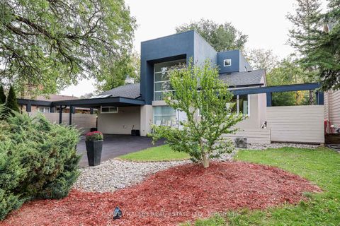 Photo 1 at 90 Berkinshaw Crescent, Don Mills, Toronto