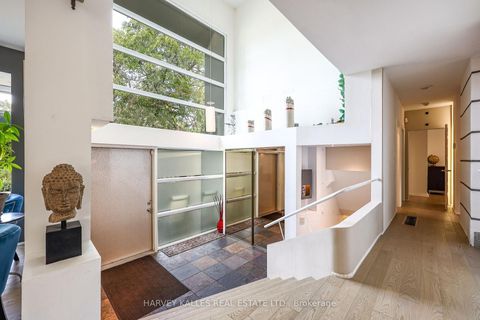 Photo 6 at 90 Berkinshaw Crescent, Don Mills, Toronto