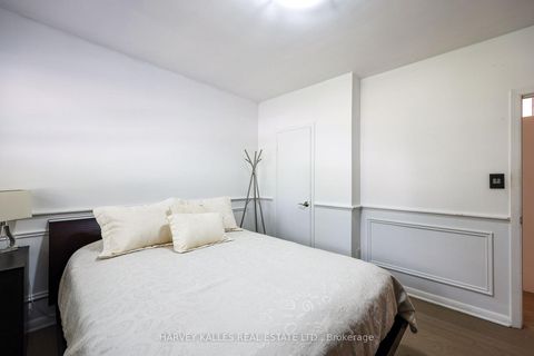 Photo 24 at 90 Berkinshaw Crescent, Don Mills, Toronto