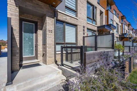Photo 2 at 122 Green Gardens Boulevard, Lawrence, Toronto