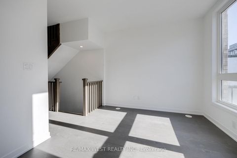 Photo 4 at 122 Green Gardens Boulevard, Lawrence, Toronto